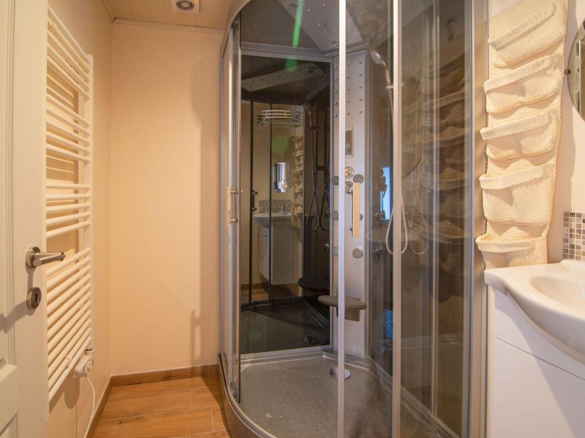 Very Spacious House With Sauna Spa And Countryside Views Gouvy Bagian luar foto